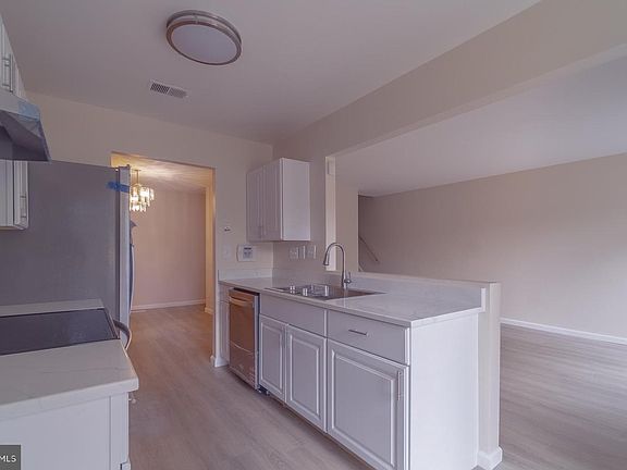 4th image of 9416 Penshurst Ct