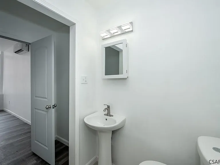 215 Franklin St #302 — Photo 9