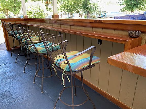 Front Potch bar stool area