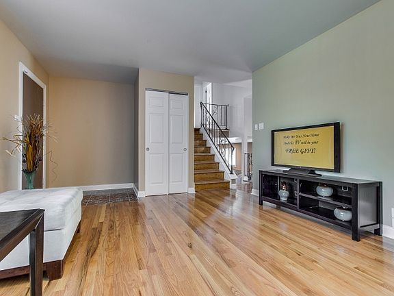 5th image of 22953 East Dr