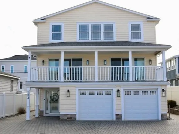 553 Hudson St, Seabrook, NH 03874