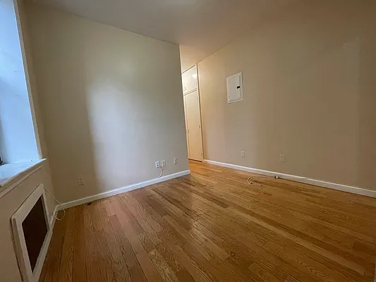 Rented by Douglas Elliman | media 22