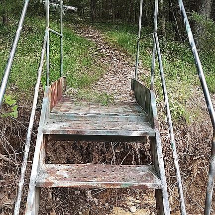 4th image of 150 Center Rd