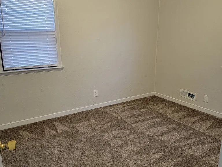 3200 Macomb Ave — Photo 9