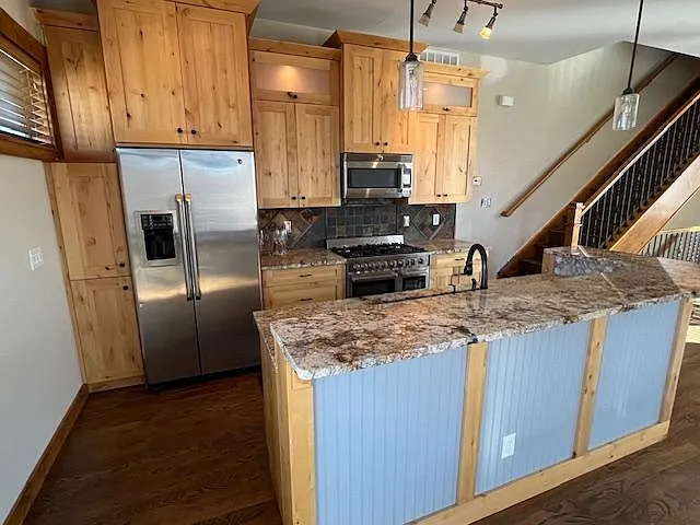 2290 W 31st Ave — Photo 4