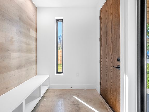 5th image of 2101 Thrasher Ln #1