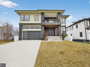 1815 Peabody Dr, Falls Church, VA 22043