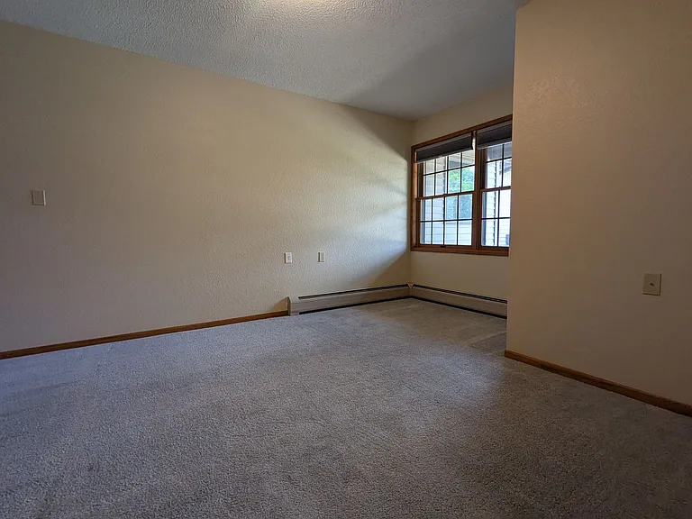 1100 Grove St — Photo 32