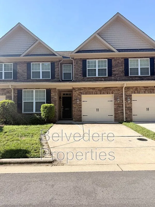 3 bed, 3.0 bath, 2203 sqft, $2,200 — Photo 1