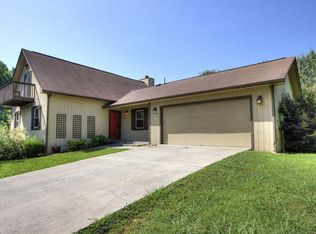 200 Tanasi Trce, Loudon, TN 37774