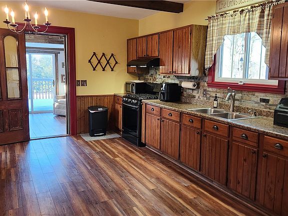 5th image of 492 Ridge Rd