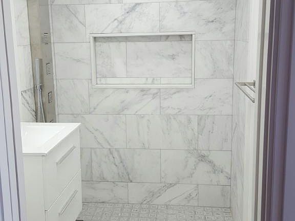 5th image of 1625 Emmons Ave APT 5S