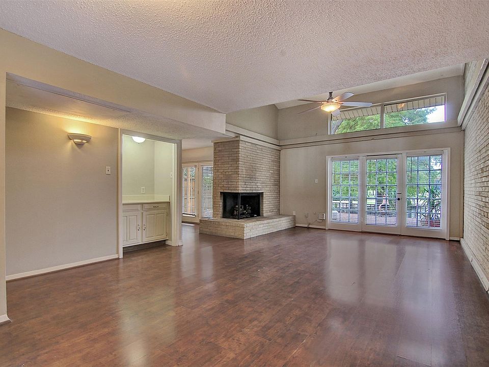1st image of 2933 Country Place Cir