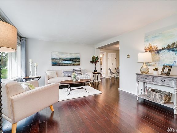 4th image of 17022 2nd Ave NE