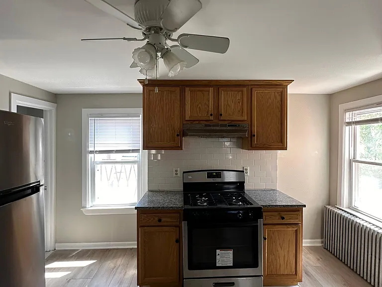 19 Brown St #3 — Photo 3
