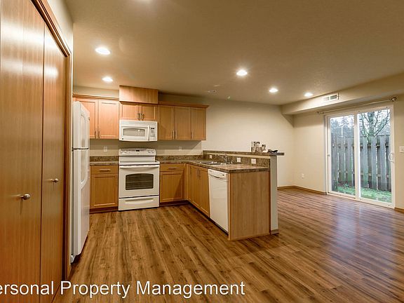 3rd image of 7211 NE 136th Ct