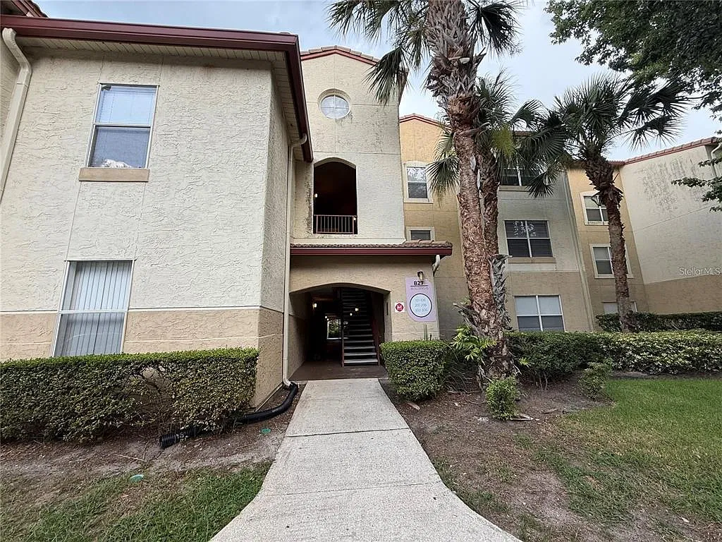 2 bed, 2.0 bath, 1209 sqft, $1,695 — Photo 1