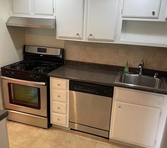 208 Old Forge Xing #208 — Photo 15