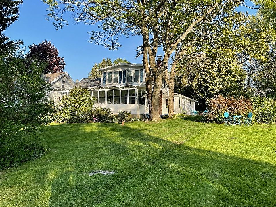 1st image of 9681 Oak Grove Dr