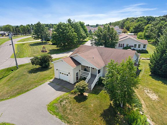 3rd image of 5 Cambridge Drive