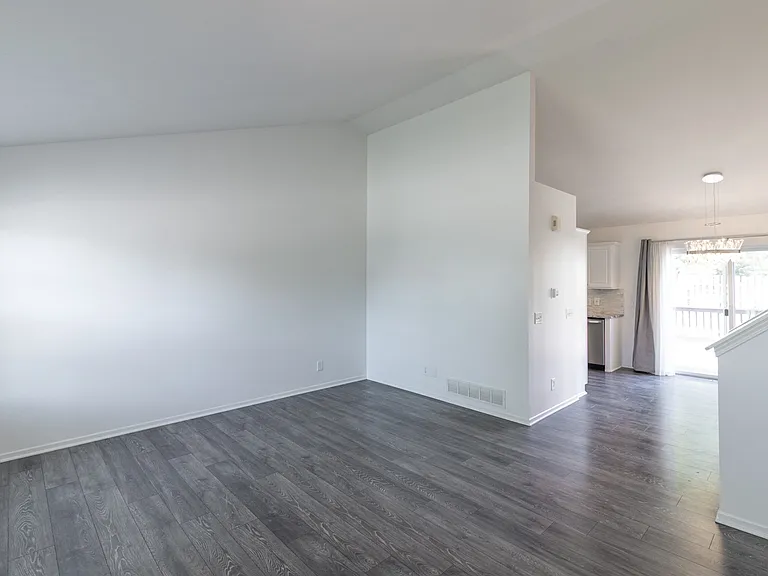 17802 Olive St — Photo 4