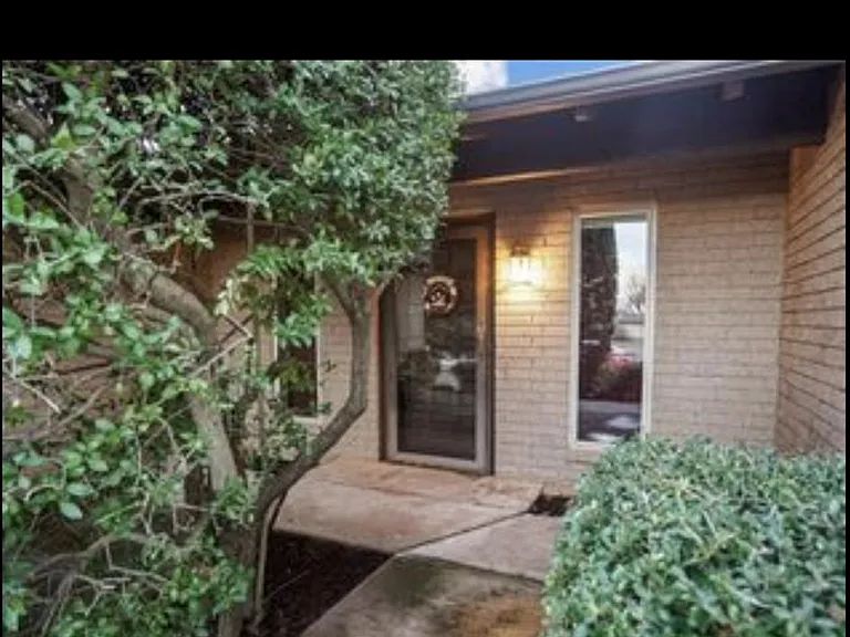 7628 Lippert Ln — Photo 2