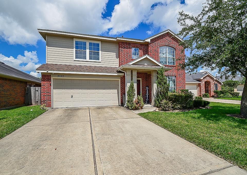 1st image of 3027 Sunset Park Dr