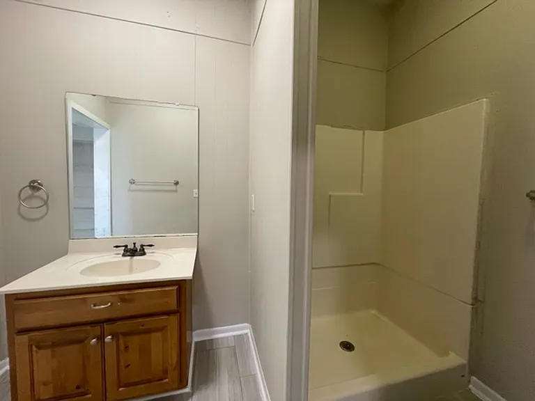 1021 N Sherman Ave — Photo 8