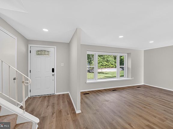 4th image of 2434 Pinefield Rd