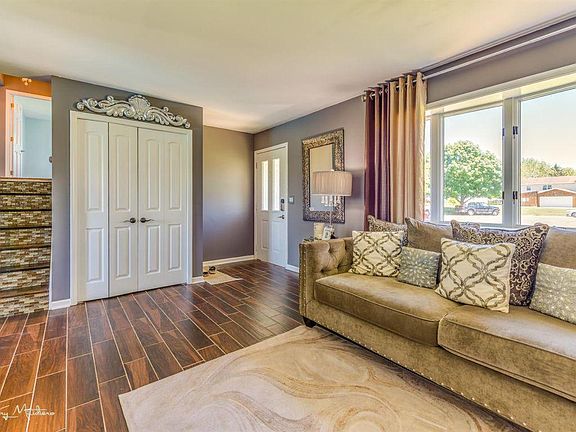 4th image of 9765 W 135th Pl
