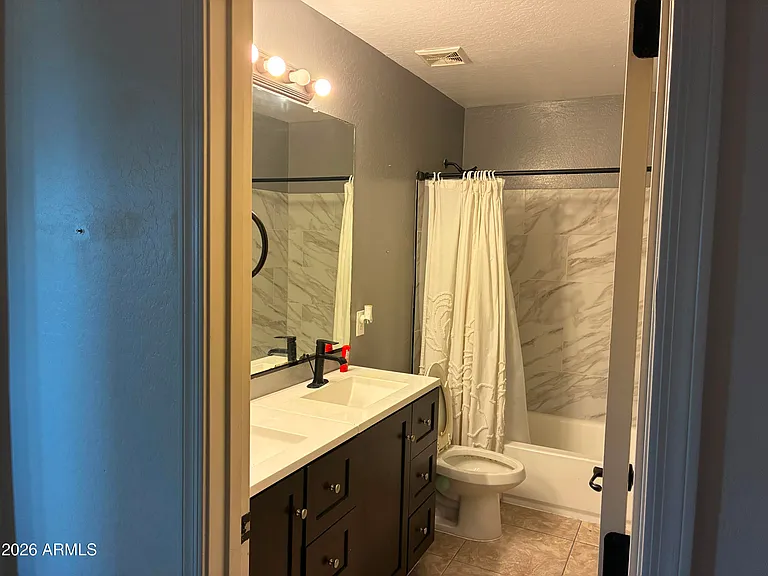3340 S Sunland Dr — Photo 16