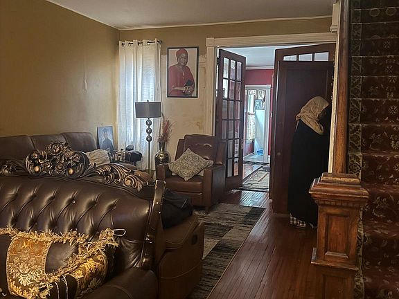 3rd image of 1341 Good St