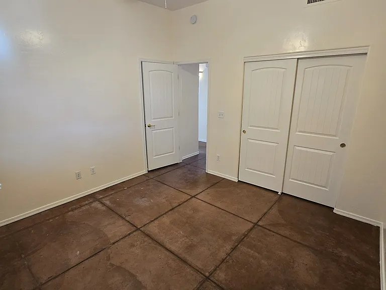 3331 E Bermuda St — Photo 33