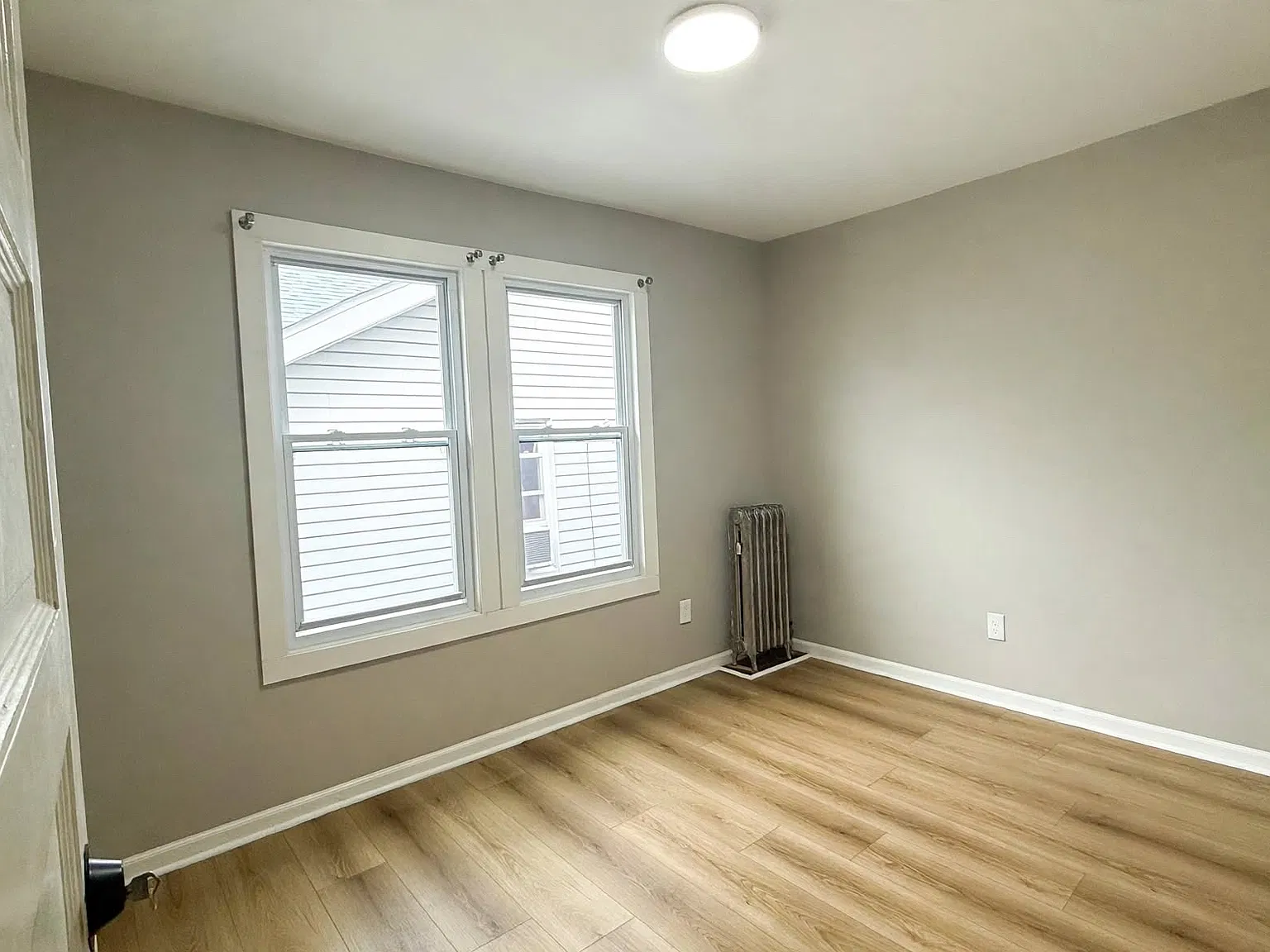 3 bed, 1340 sqft, $1,600 — Photo 2