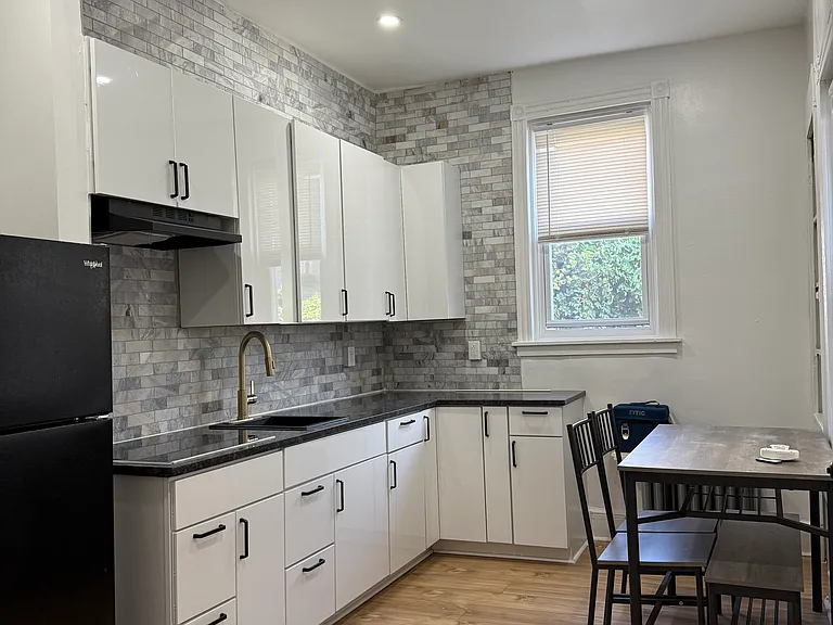 1017 Washington St #1 — Photo 5