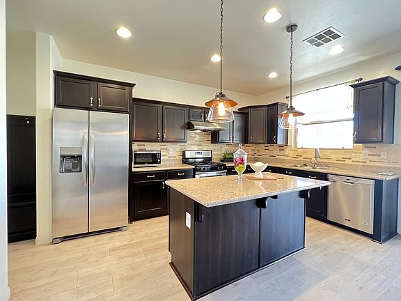 5th image of 306 Bridgeton Cross Ct