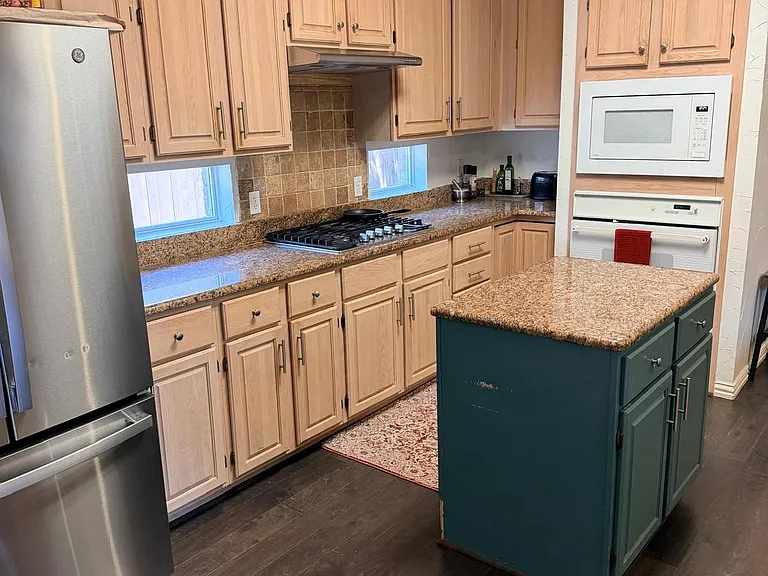 1203 Cordova Dr — Photo 7