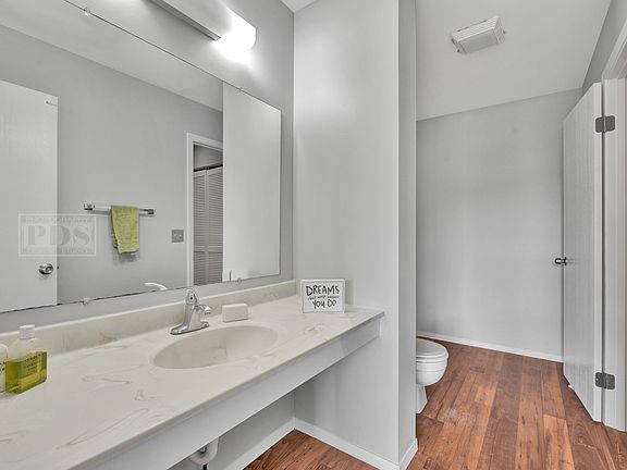 4th image of 1109 Colony Lake Dr