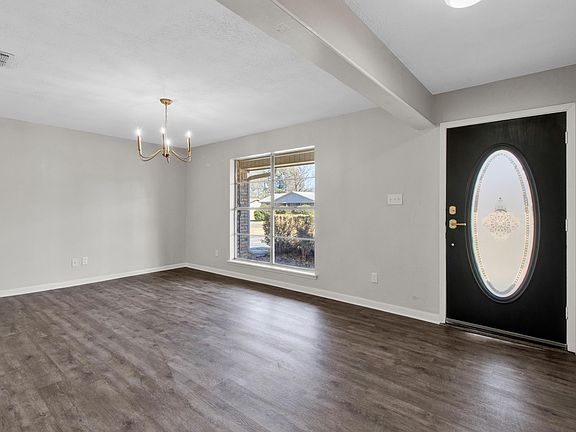 5th image of 413 Dawn St