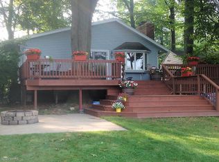 11323 Sunset Point Dr, Plainwell, MI 49080