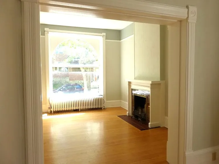312 Clarke St — Photo 3