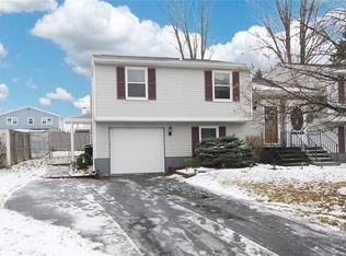 4164 Tommys Trl, Liverpool, NY 13090