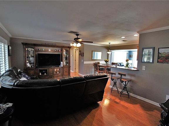 4th image of 3990 Harbor Hills Dr
