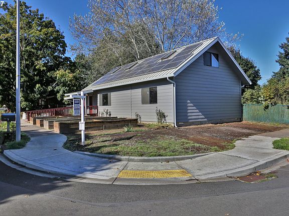 2nd image of 9116 NE 72nd St