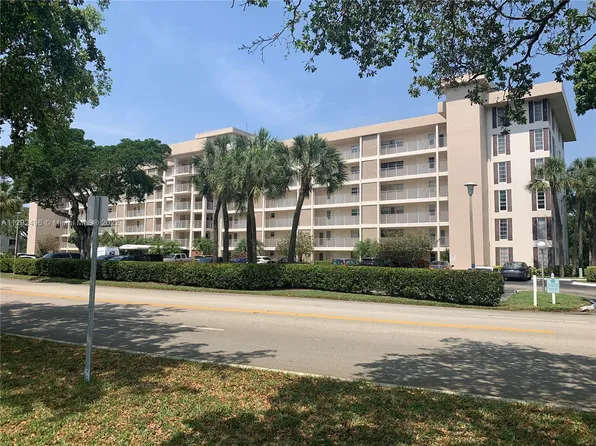 2851 S Palm Aire Dr APT 209, Pompano Beach, FL 33069