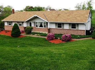 726 N Church Rd, Sinking Spring, PA 19608