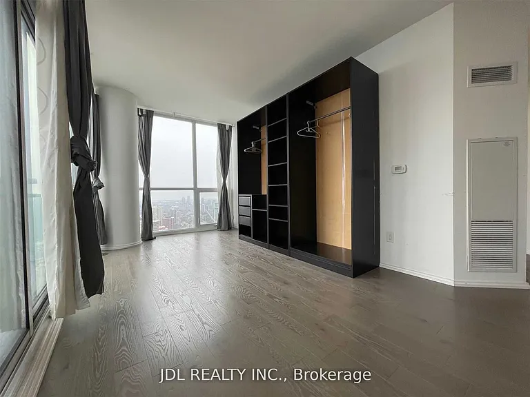 45 Charles St E #4512 — Photo 1