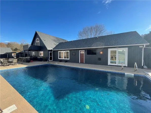 140 Timber Ridge Dr, Pella, IA 50219