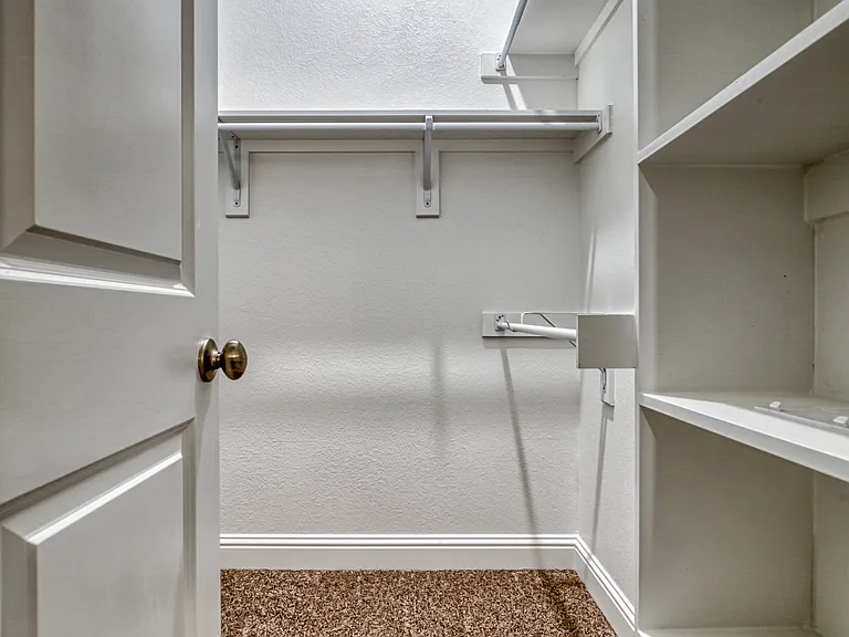 207 Gardenia Dr — Photo 31