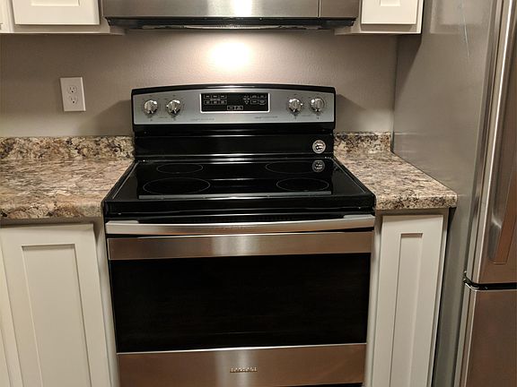 3rd image of 1964 10th Ave SE #205
